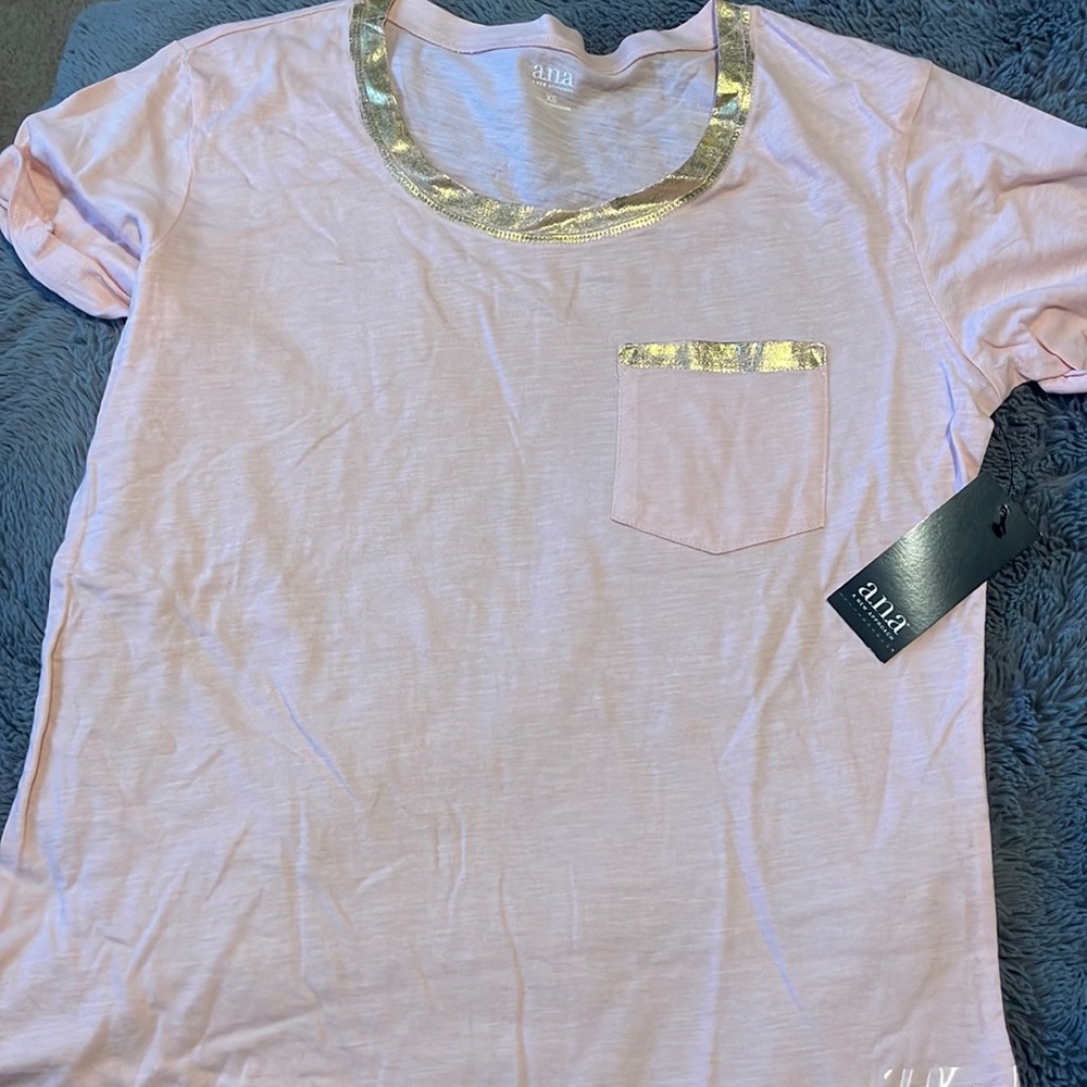 Pink and gold casual tee